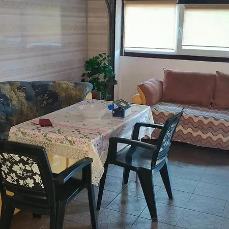 сдам номер посуточно у моря совиньон Apartment